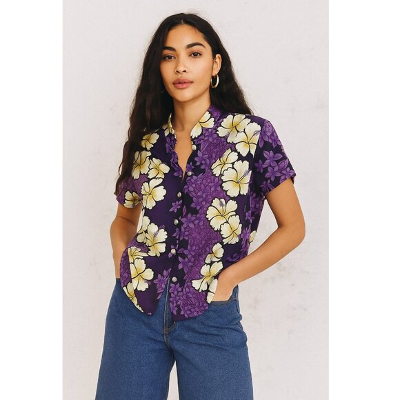 HILO HATTIE | Lila Blossoming Hibiskus Mandarin Blouse in Purple  Small - Picture 1 of 11